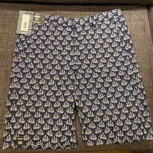 Murano slim fit shorts.